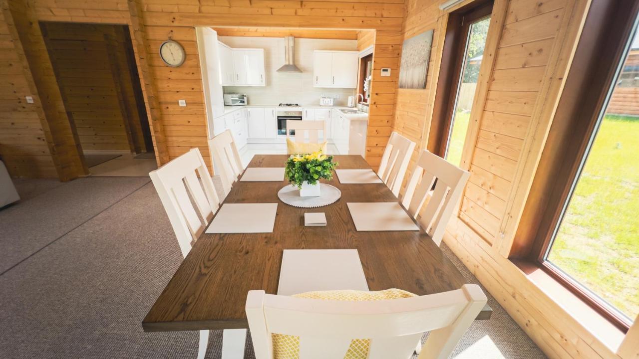 Sundance Lodge, Fantastic New Cabin With Hot Tub - Sleeps 6 - Largest In Felmoor Park Morpeth Exteriér fotografie