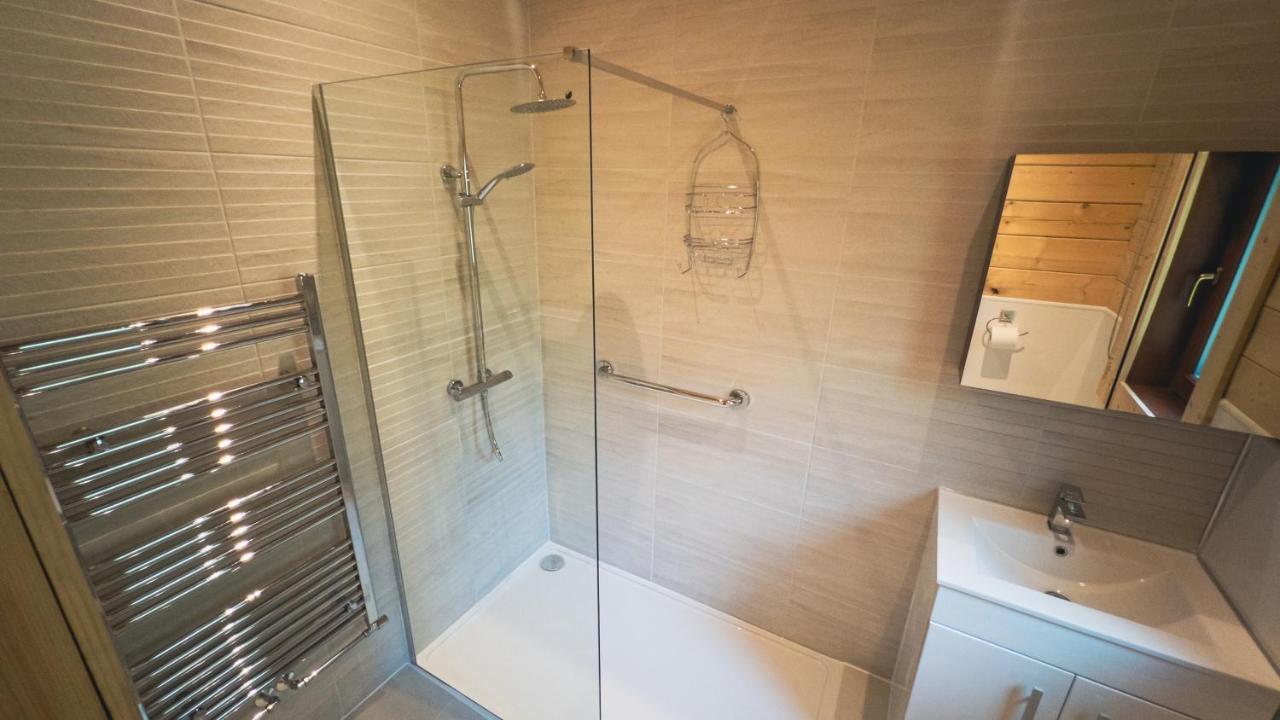 Sundance Lodge, Fantastic New Cabin With Hot Tub - Sleeps 6 - Largest In Felmoor Park Morpeth Exteriér fotografie