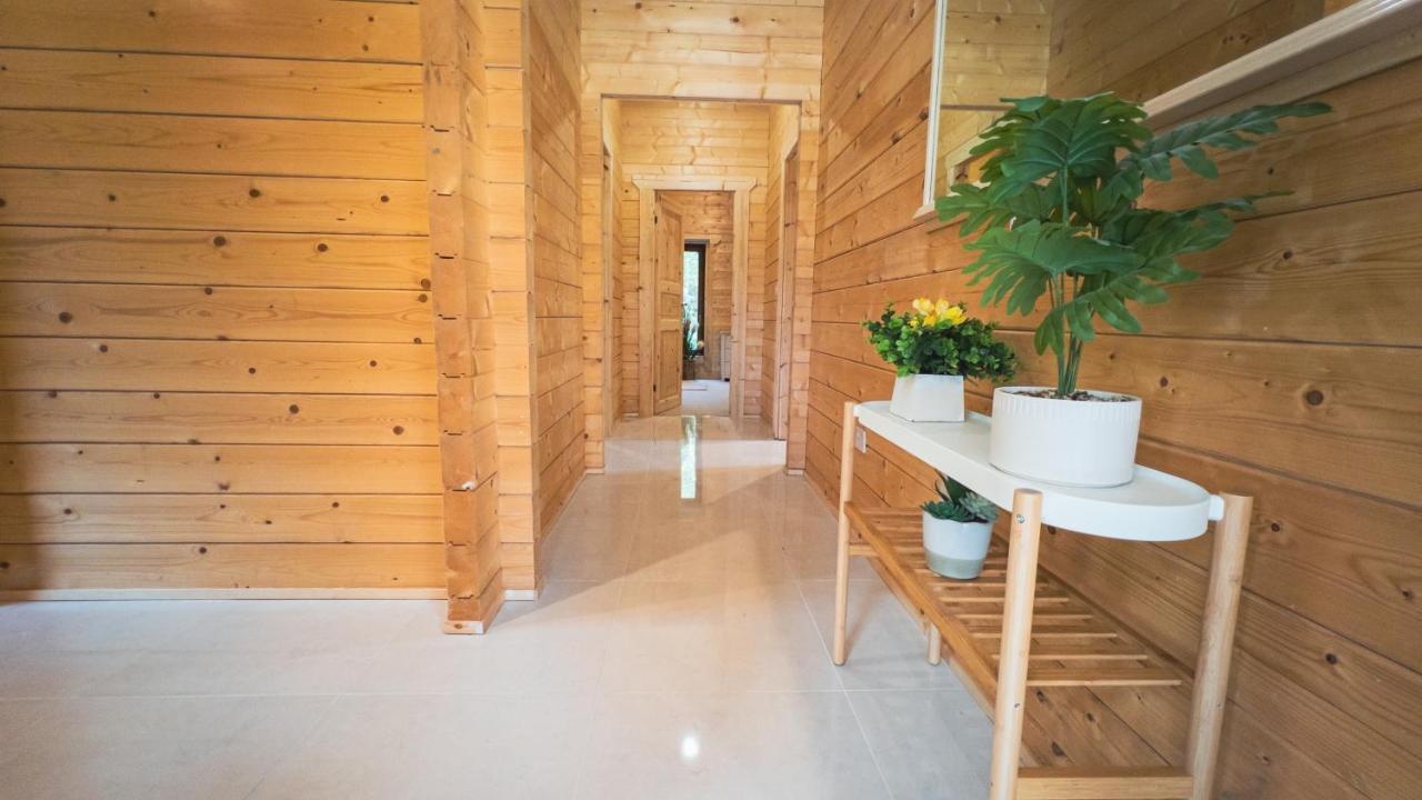 Sundance Lodge, Fantastic New Cabin With Hot Tub - Sleeps 6 - Largest In Felmoor Park Morpeth Exteriér fotografie