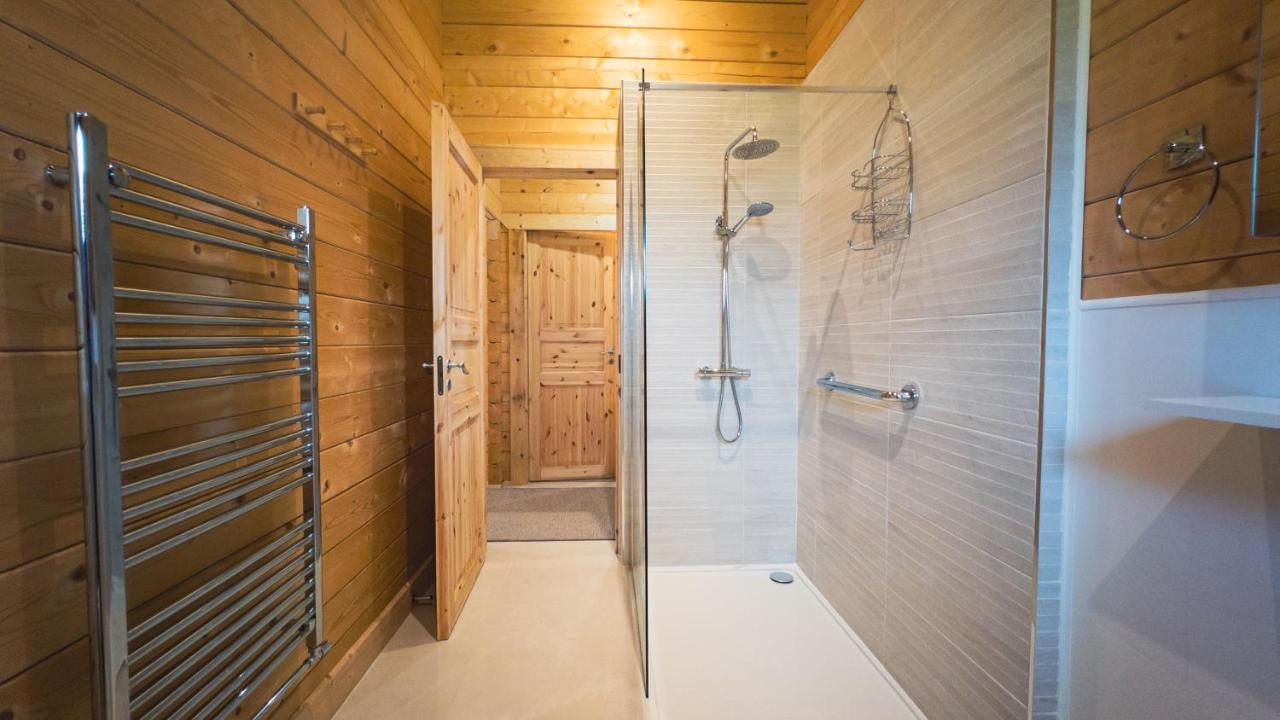 Sundance Lodge, Fantastic New Cabin With Hot Tub - Sleeps 6 - Largest In Felmoor Park Morpeth Exteriér fotografie
