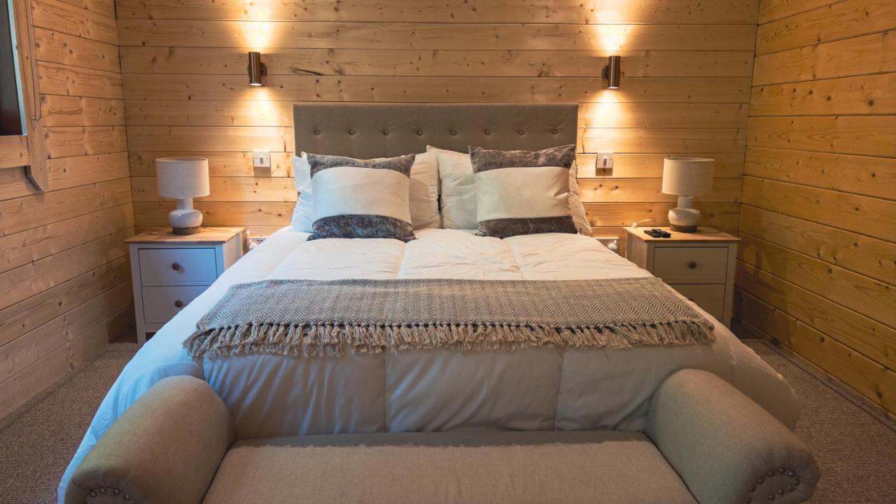 Sundance Lodge, Fantastic New Cabin With Hot Tub - Sleeps 6 - Largest In Felmoor Park Morpeth Exteriér fotografie