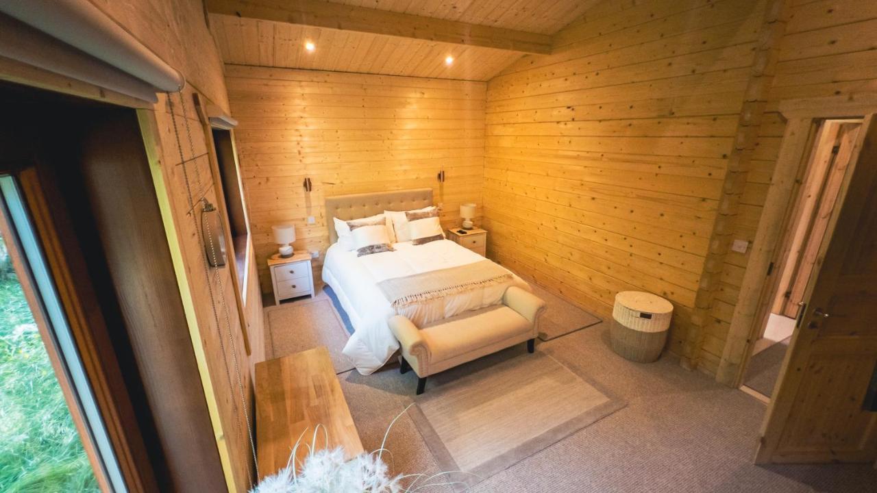 Sundance Lodge, Fantastic New Cabin With Hot Tub - Sleeps 6 - Largest In Felmoor Park Morpeth Exteriér fotografie