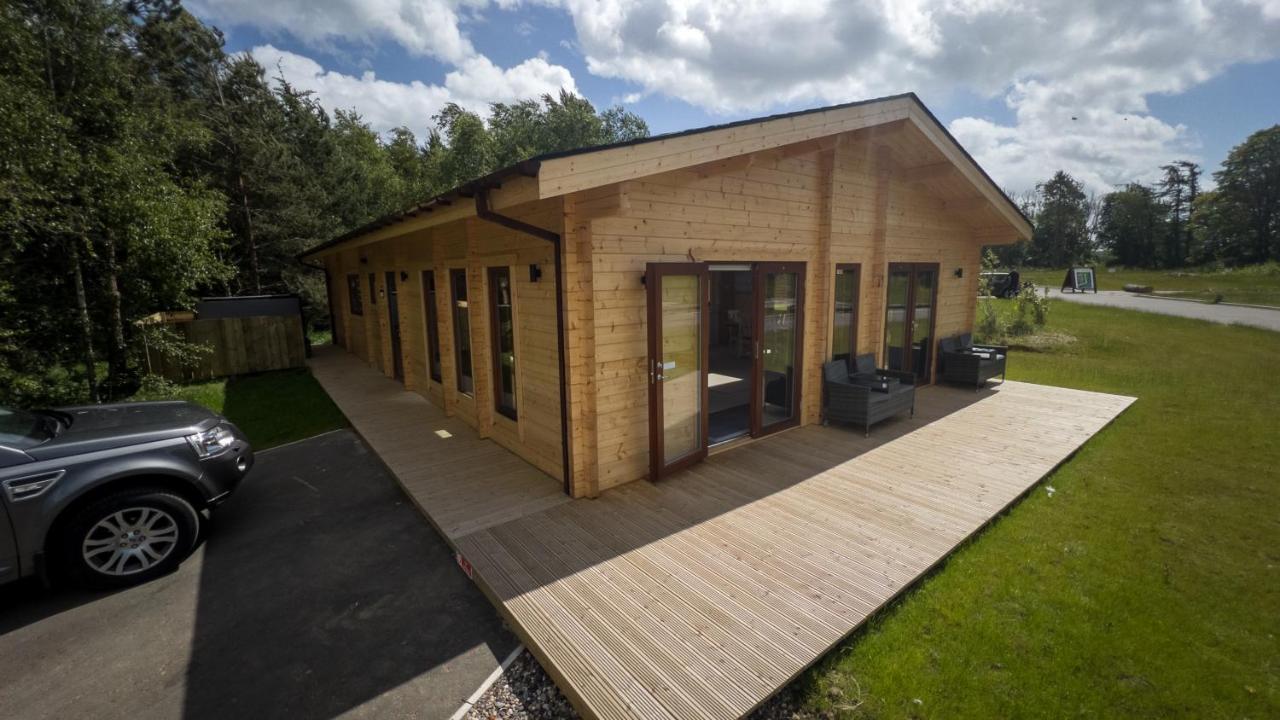 Sundance Lodge, Fantastic New Cabin With Hot Tub - Sleeps 6 - Largest In Felmoor Park Morpeth Exteriér fotografie