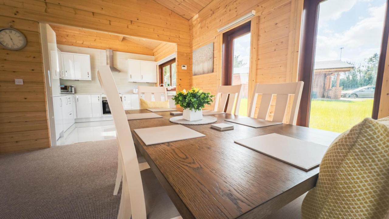Sundance Lodge, Fantastic New Cabin With Hot Tub - Sleeps 6 - Largest In Felmoor Park Morpeth Exteriér fotografie