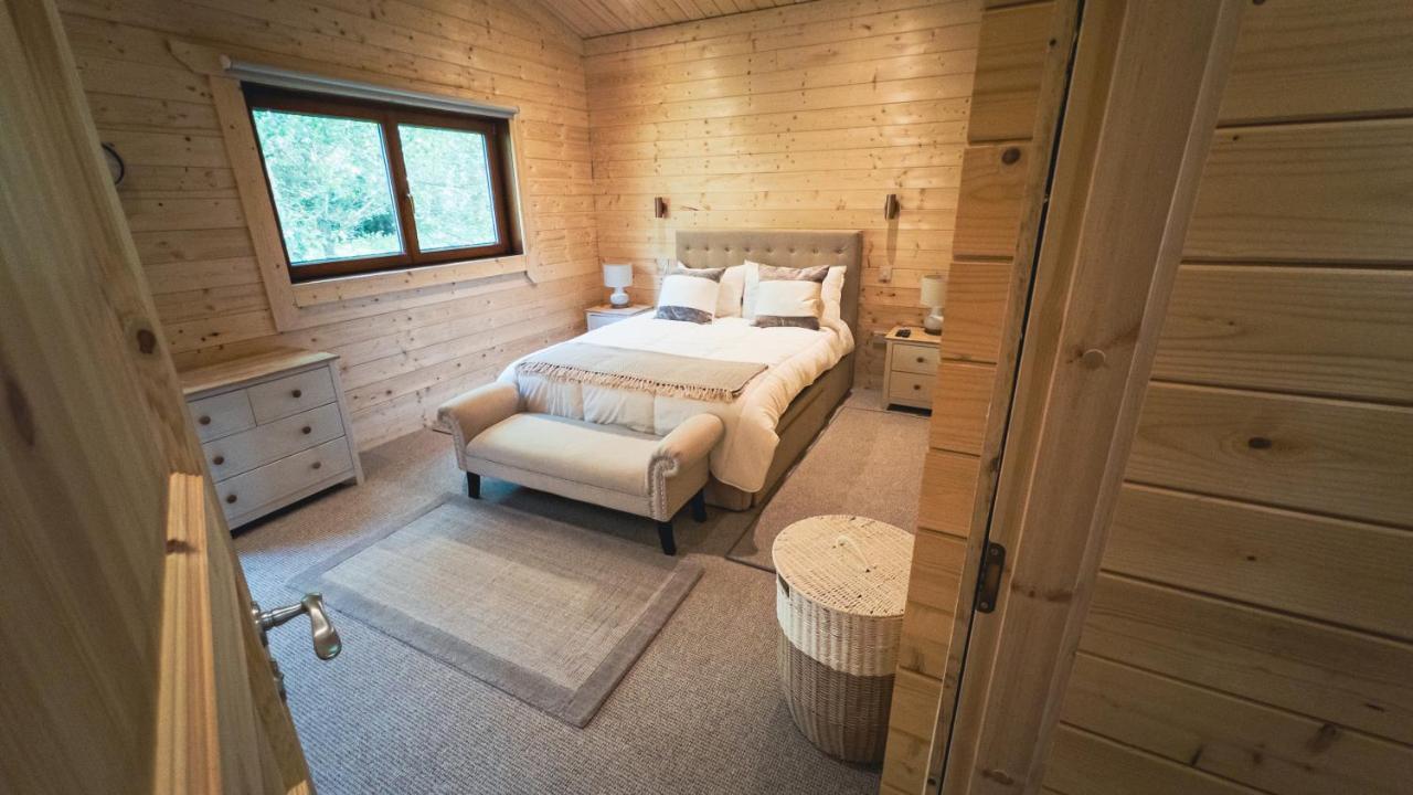 Sundance Lodge, Fantastic New Cabin With Hot Tub - Sleeps 6 - Largest In Felmoor Park Morpeth Exteriér fotografie