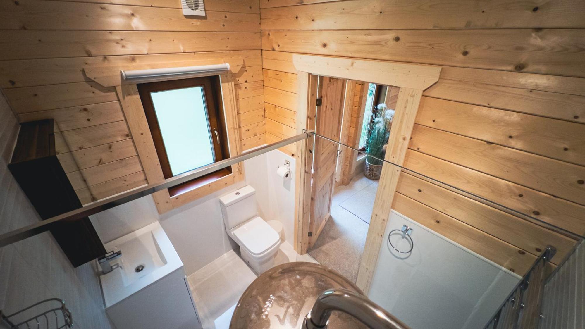 Sundance Lodge, Fantastic New Cabin With Hot Tub - Sleeps 6 - Largest In Felmoor Park Morpeth Pokoj fotografie