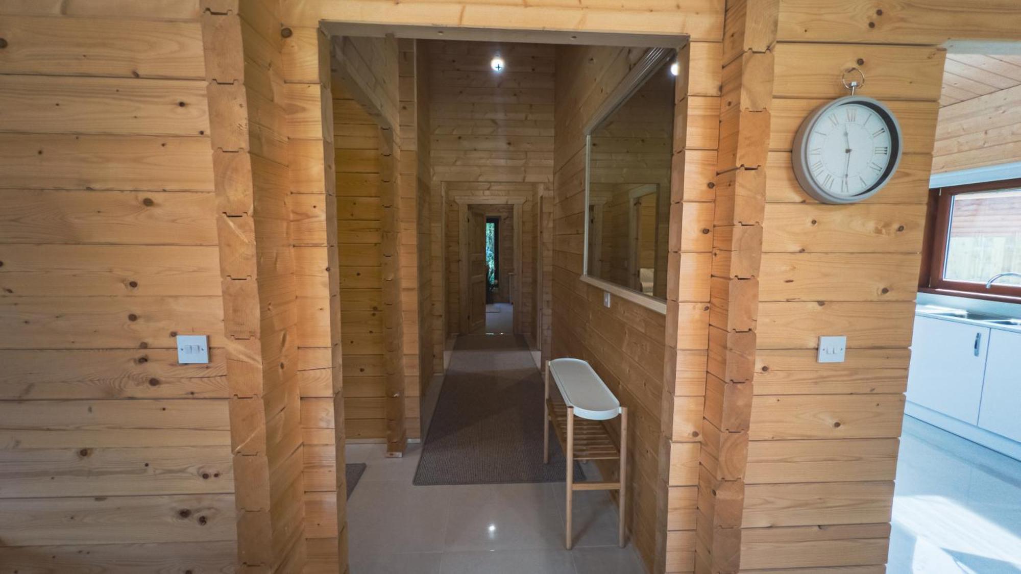 Sundance Lodge, Fantastic New Cabin With Hot Tub - Sleeps 6 - Largest In Felmoor Park Morpeth Pokoj fotografie