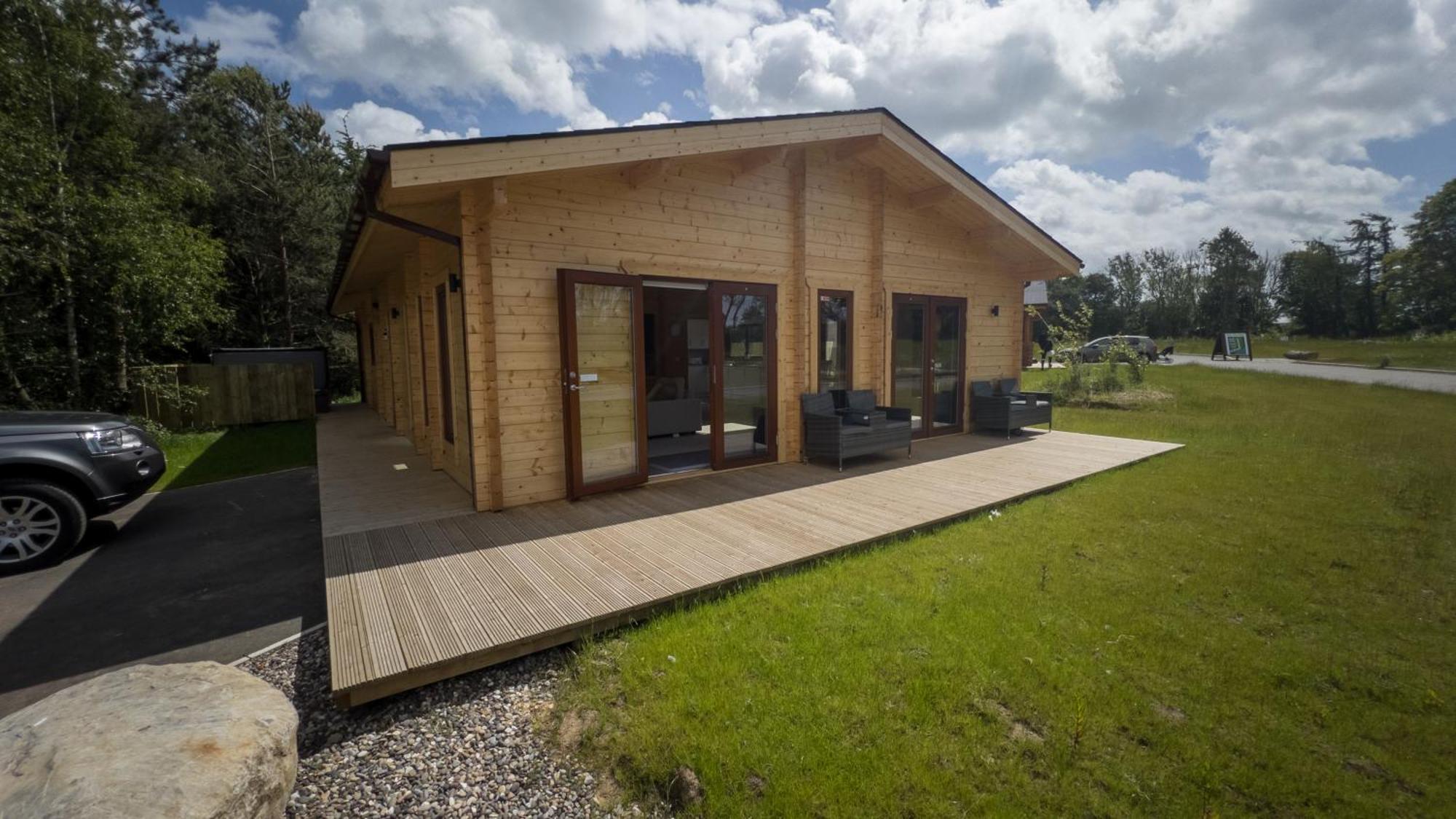 Sundance Lodge, Fantastic New Cabin With Hot Tub - Sleeps 6 - Largest In Felmoor Park Morpeth Pokoj fotografie